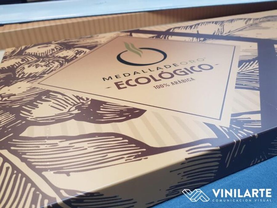 Trabajo de elementos de cartón y PLV de Vinilarte (5)